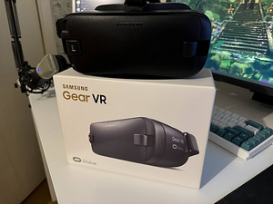 Samsung Gear VR without lenses (1 foto / 2)