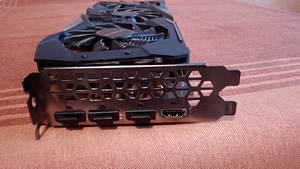 Gigabyte Radeon™ RX 5700 XT GAMING OC 8G (2 foto / 4)