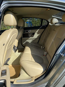 Jaguar XF (7 фото из 8)