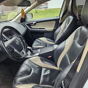 Volvo XC60 (9 foto / 9)