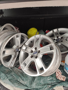 Продам диски Volvo (1 фото из 1)