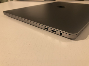 MacBook Pro 13-inch, 2016, Four Thunderbolt 3 ports (6 foto / 9)