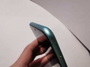Apple iPhone 11 64 GB Roheline (10 foto / 10)