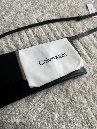 Calvin Klein nahast must käekott uus! (foto #4)