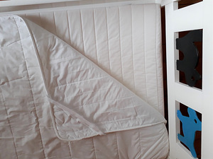 Puidust IKEA voodi (70x160 cm) ja madrats (2 foto / 2)