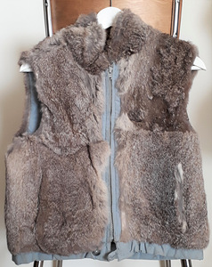 Jänesenahast vest (2 foto / 2)