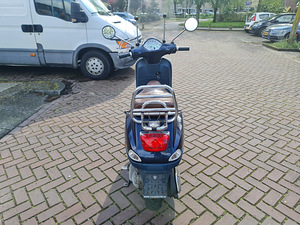 Vespa LX50 4T 2012 (5 foto / 8)