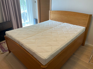 Täistammepuidust voodi (5 foto / 5)