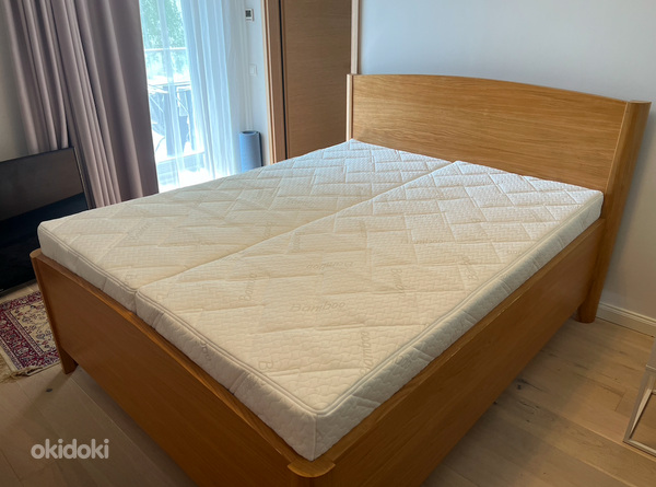 Täistammepuidust voodi