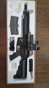 Airsoft AEG Specna Arms SA-B04 + Holosihik ET 552 (1 foto / 7)