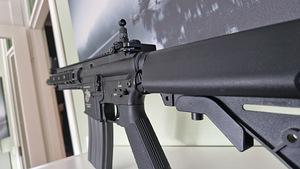 Airsoft AEG Specna Arms SA-B04 + Holosihik ET 552 (5 foto / 7)
