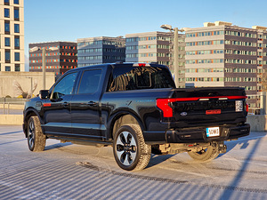 Ford F-150 Lightning Platinum Extended Range 131kwh 515km (4 foto / 5)
