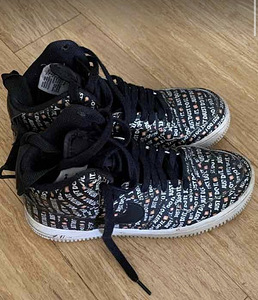 Nike Air Force originaalsed tossud (1 foto / 3)