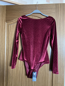 Uus guess body S (1 foto / 2)