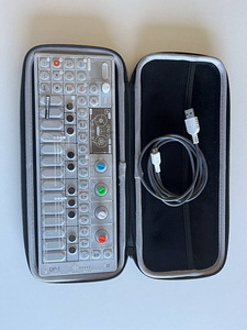 Teenage engineering OP-1 (2 foto / 3)