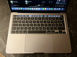 MacBook PRO M1 (2 фото из 4)