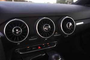 Audi TT S-line 2.0 169kW (11 foto / 15)
