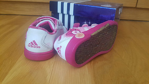 Adidas Disney tossud s.22 (2 foto / 2)
