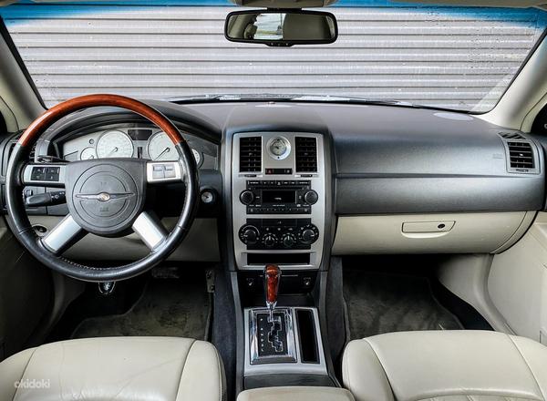 Autorent: Chrysler 300C; bensiin; automaat (foto #3)
