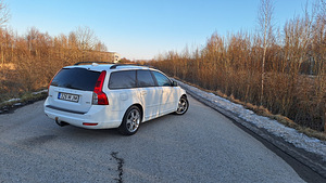 Volvo v50 2.0, 100kw (4 foto / 9)