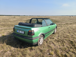 Volkswagen Golf Cabrio (3 foto / 10)
