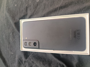 Samsung Galaxy S21 FE 5G 6GB/128 Graphite (2 foto / 4)