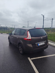 Renault Megane Scenic (4 фото из 8)