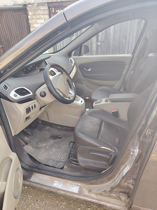 Renault Megane Scenic (5 фото из 8)