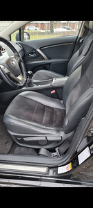 Toyota Avensis (5 foto / 10)