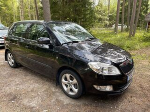 Skoda Fabia 1.2 55 kW TDI 2011 (2 foto / 15)
