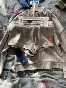 Продам новый комплект из 2х вещей для девочки. (2 фото из 3)