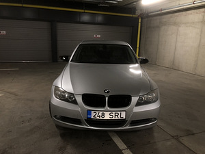 BMW 330Xi (1 foto / 11)