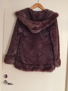 Suurepärane pügatud naaritsa jope. OG 88 cm.