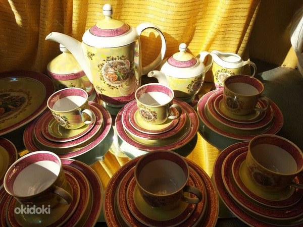 Мадонна 60-х годов. ГДР. Чайный сервиз. 31 предмет.
