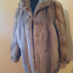 Finland. Naaritsa kasukas. RÜ 105 cm