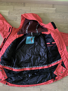 Куртка для девочки S / 152 (2 фото из 3)