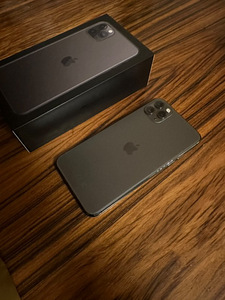 iPhone 11 Pro Max 64GB (2 foto / 4)
