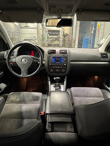 Volkswagen Golf 5 2.0 TDI 103kW ATM (6 foto / 8)