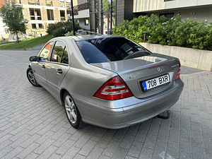Mercedes-Benz C 180 1.8 105kW (4 foto / 13)