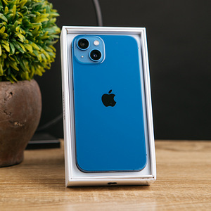 iPhone 13 128GB Blue heas seissukorras( Aku 100%) (1 foto / 1)