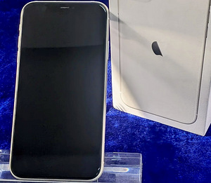 iPhone 11 128GB White heas seissukorras (2 foto / 3)