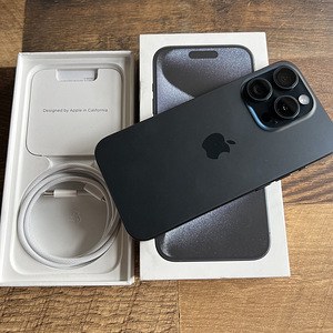 iPhone 15 Pro Max 256GB Black heas seissukorras (2 foto / 2)