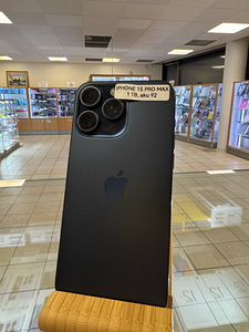 Apple iPhone 15 Pro Max 1TB Blue heas seissukorras (2 foto / 3)