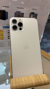 iPhone 12 Pro 128GB Silver heas seissukorras (1 foto / 2)