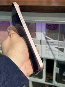 iPhone 15 Plus 128Gb Roosa v heas seissukorras (3 foto / 6)