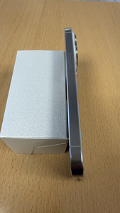 iPhone 15 Pro 256Gb Titanium White v heas korras (3 foto / 4)
