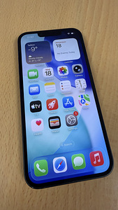 iPhone 13 128Gb Black v heas korras (1 foto / 4)