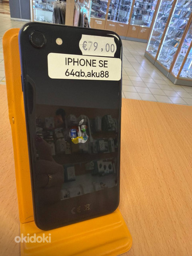 iPhone Se2020 64Gb Черный в хорошем состоянии