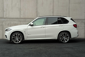 Autorent - BMW X5 M-Pakett Xdrive (2 foto / 5)