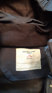 Polarn O. Pyret tumesinine jope (2 foto / 2)